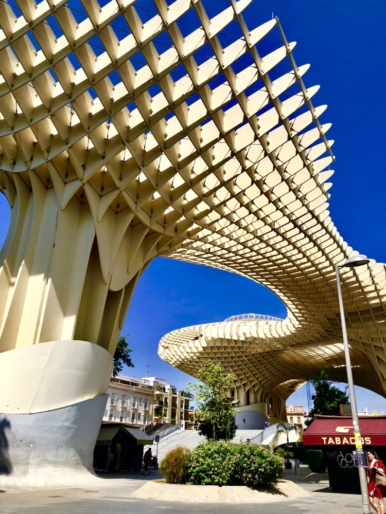 Em in Sevilla: June 2018 VS September&nbsp;2018